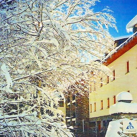 Alberg La Molina Xanascat المظهر الخارجي الصورة